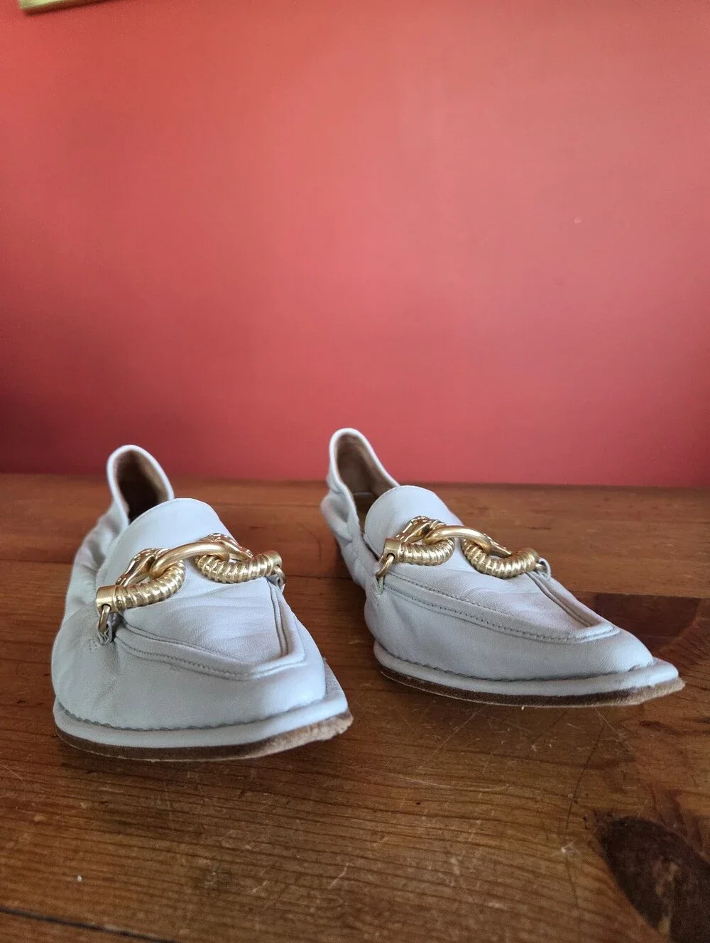 Tory Buch Jessa Pointed Toe Leather Slip On Loafers Gray Gold Chain Hardware